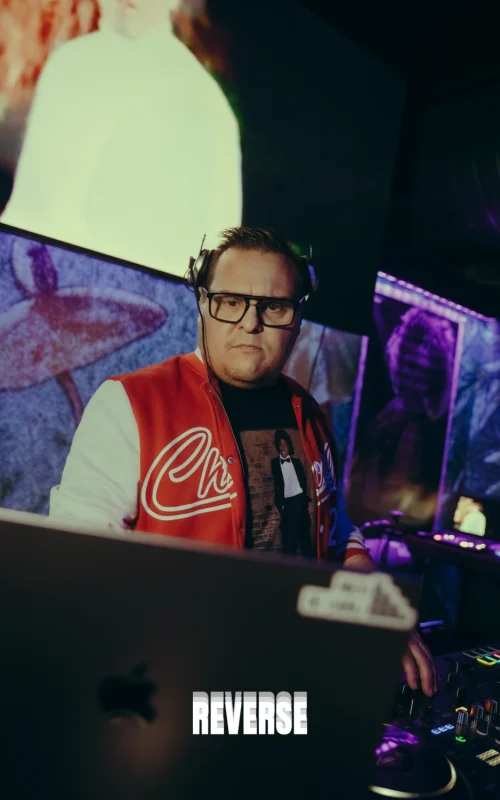 reverse_logo_11_1_1x