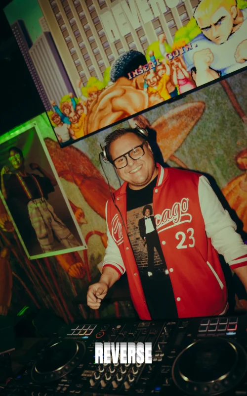 reverse_logo_19_1_1x