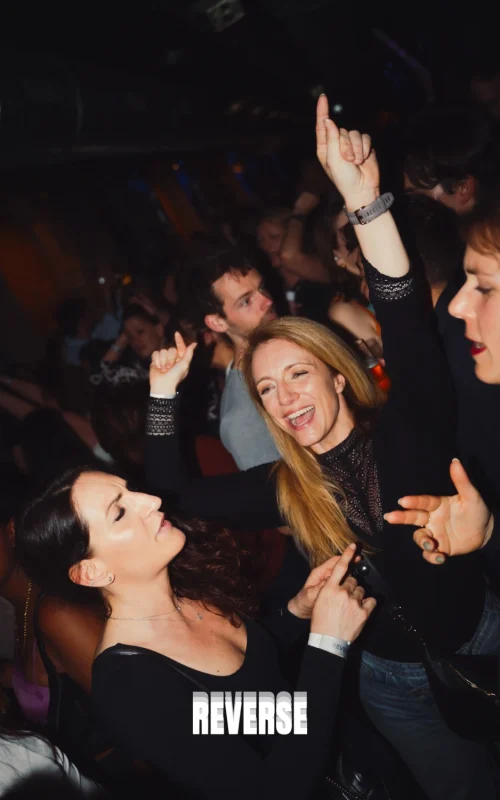 reverse_logo_27_1_1x