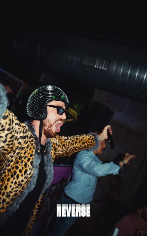 reverse_logo_35_1_1x