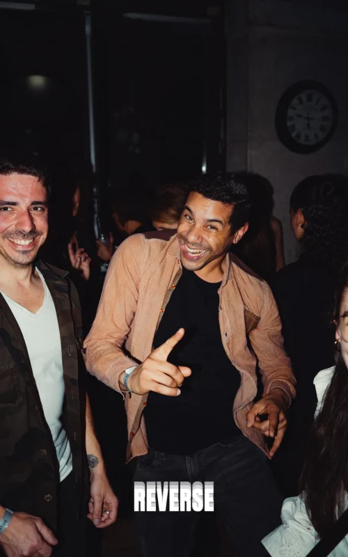 reverse_logo_42_1_1x